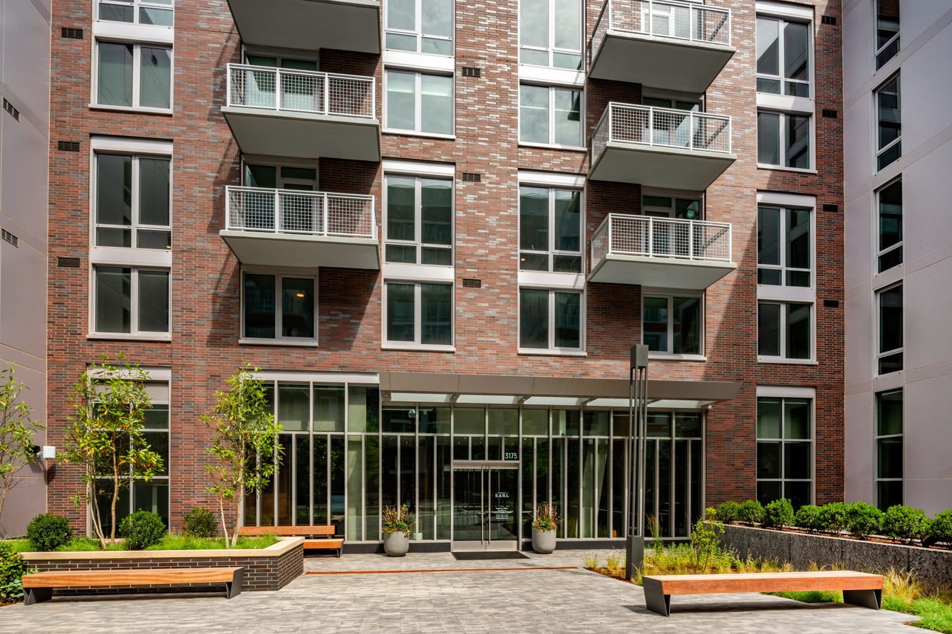 The Earl I Brand New Apartments in Clarendon, VA