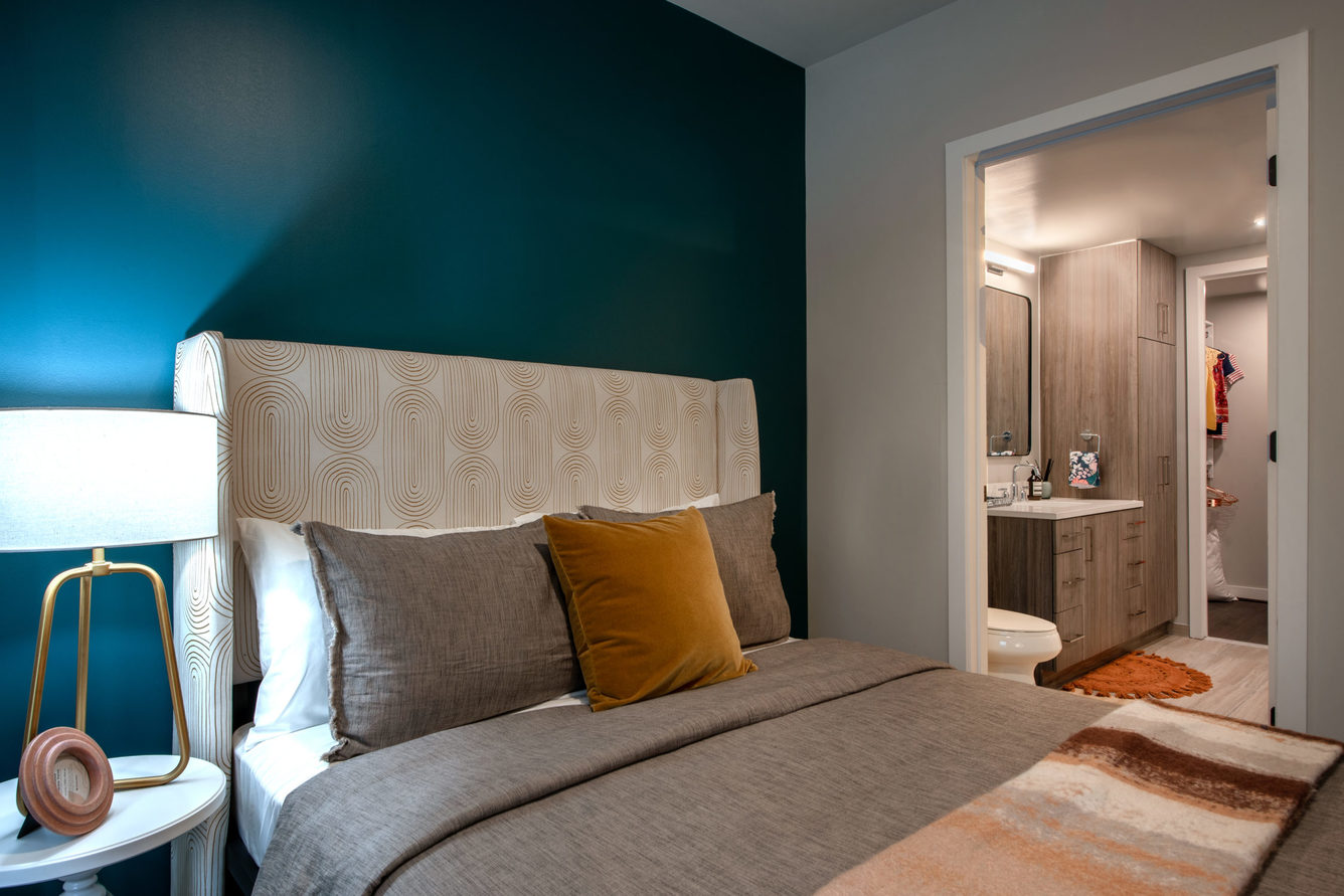 The Earl I Brand New Apartments in Clarendon, VA