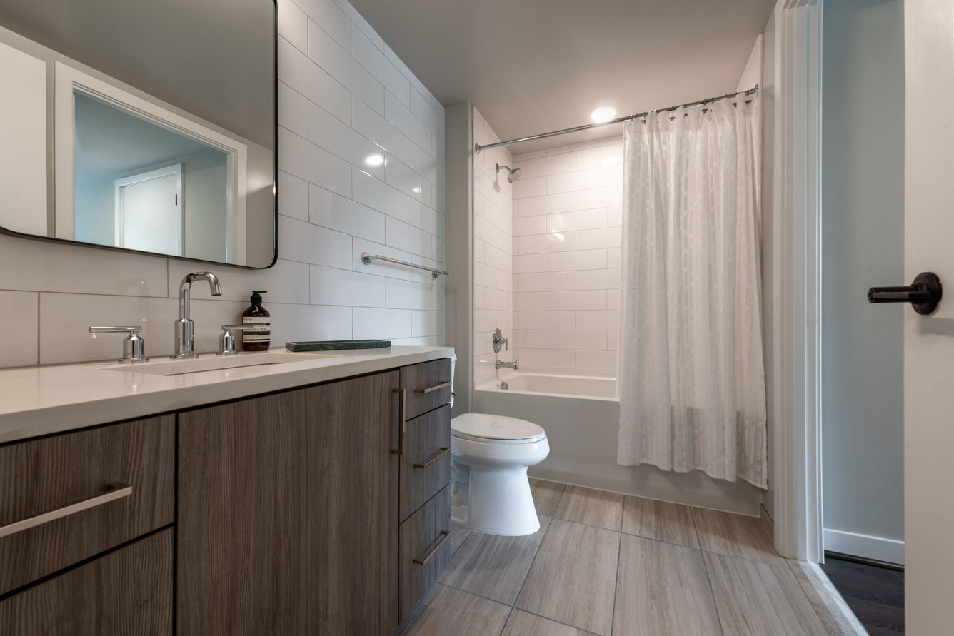 The Earl I Brand New Apartments in Clarendon, VA