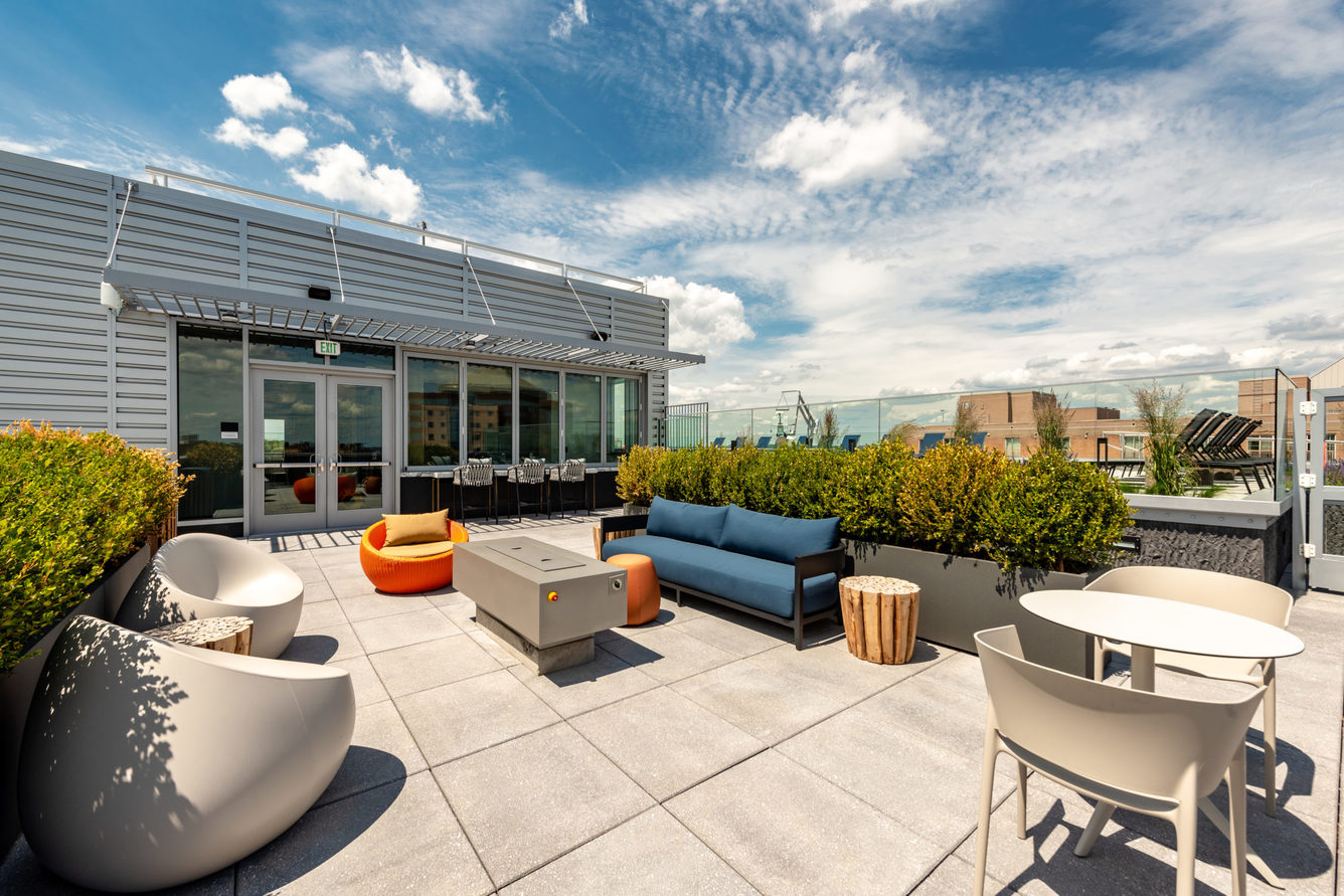 The Earl I Brand New Apartments in Clarendon, VA