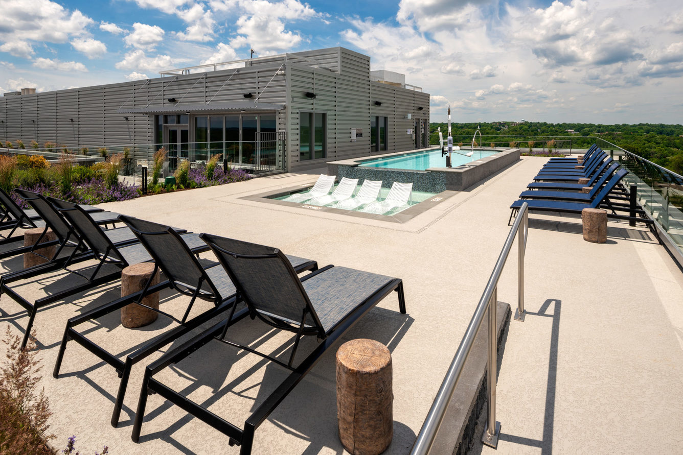 The Earl I Brand New Apartments in Clarendon, VA